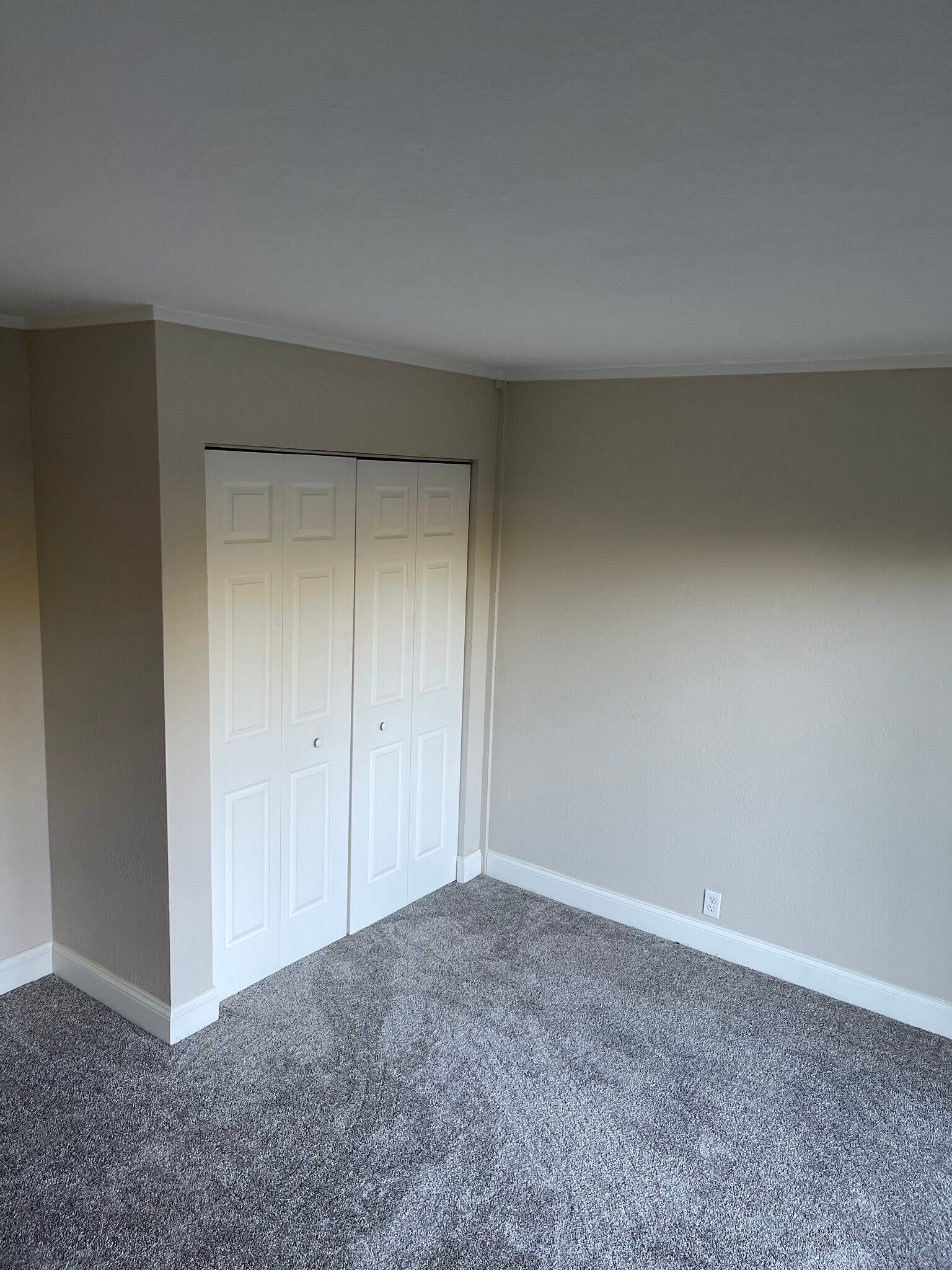 2nd bedroom - 412 Dublin Dr