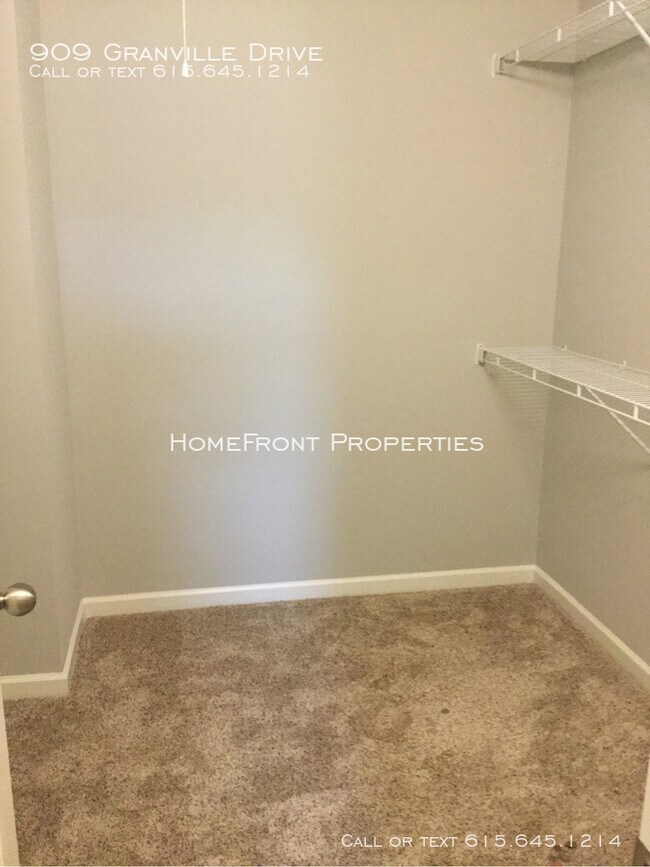 Building Photo - 3 BD, 3 BA Townhome: Triple Blackman Schools