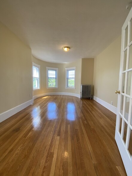 Building Photo - 303 Tappan St