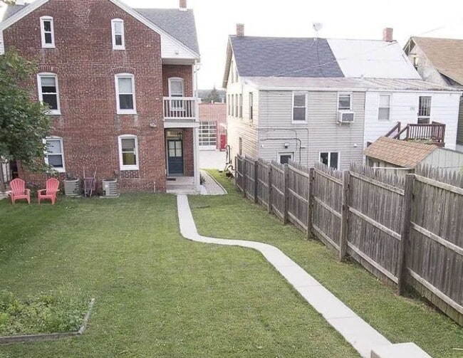 Building Photo - 3BR Home in Red Lion SD | Finished 3rd Floor, Garage, Balcony & Large Yard!