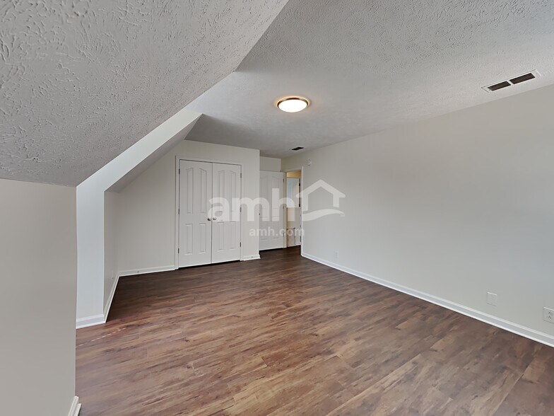 Building Photo - 1609 Carrick Dr