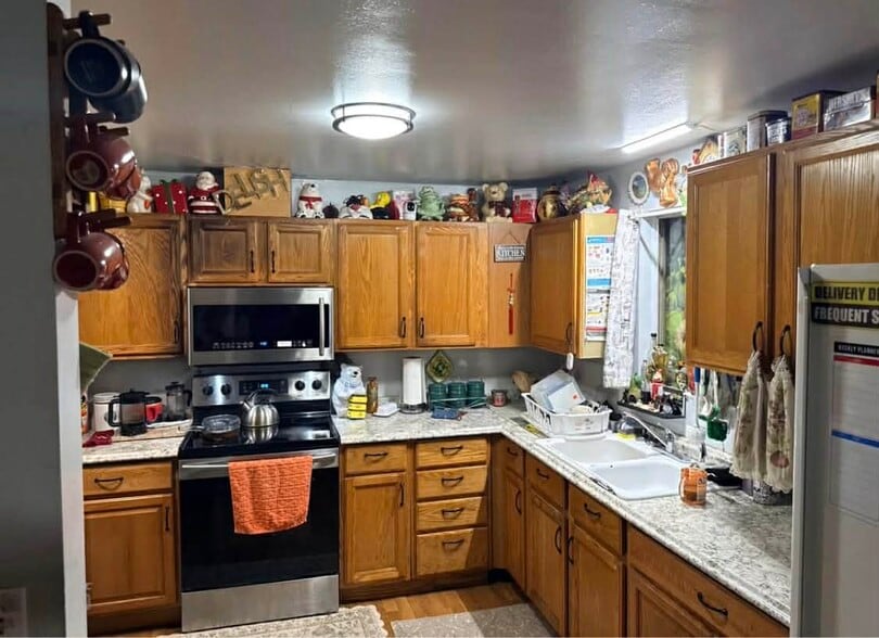 Building Photo - 1830 Hollow Dale Pl