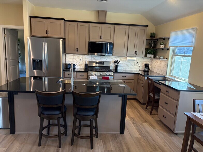 Building Photo - 8710 Palermo Dr