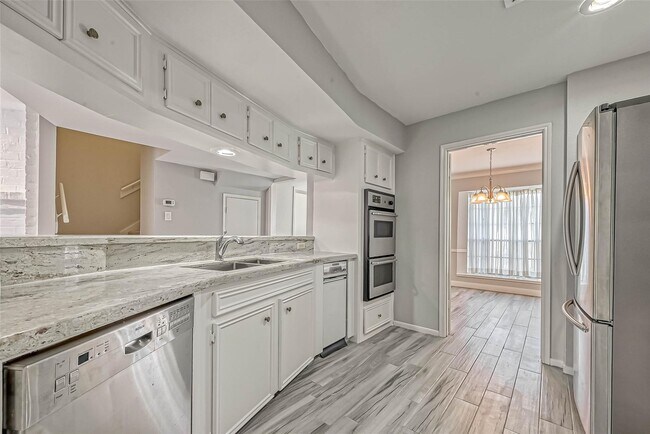 Building Photo - 14690 Perthshire Rd