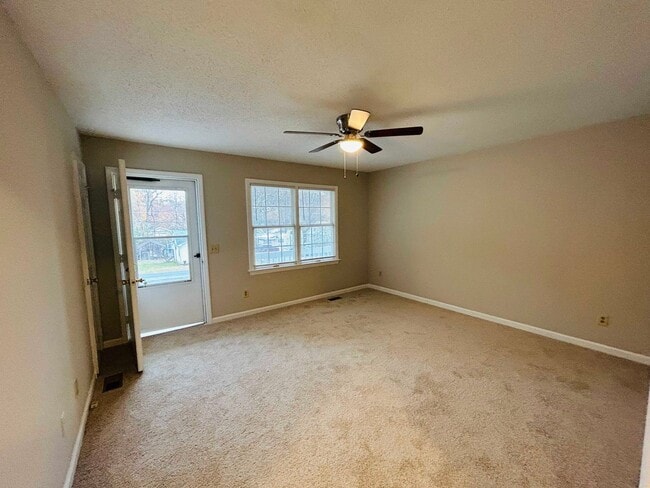 Building Photo - 308 Poplar St