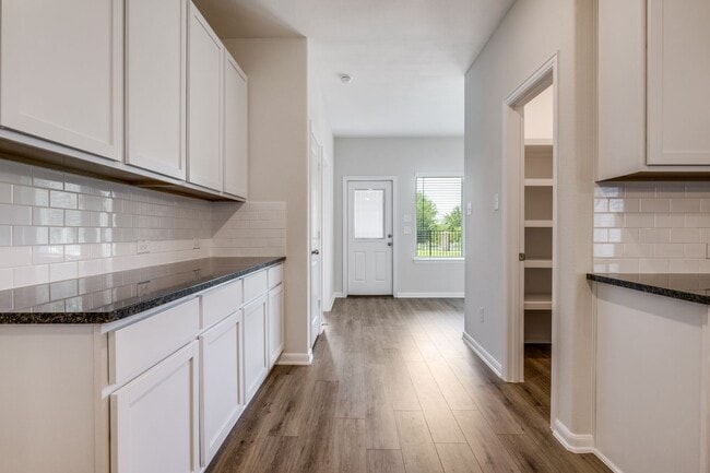 Building Photo - 4013 Bluestem Blvd