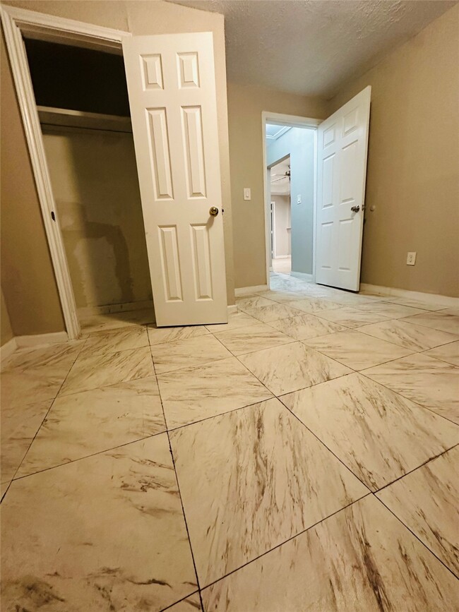 Building Photo - 4410 Galesburg St