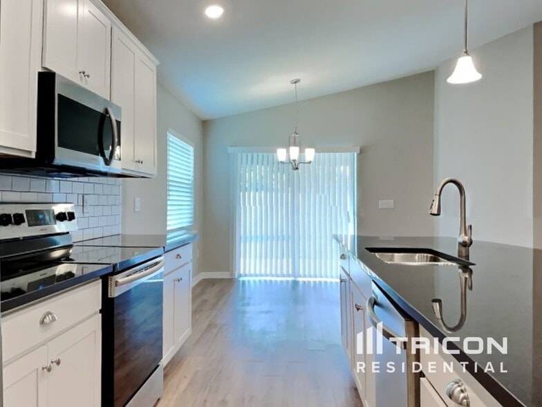 Building Photo - 3006 58th Way E