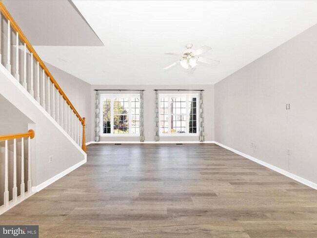 Building Photo - 2103 Paxton Terrace