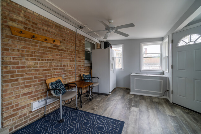 Building Photo - 6500 W Raven St