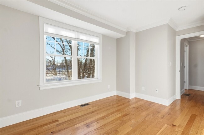 Building Photo - 597 Sea St