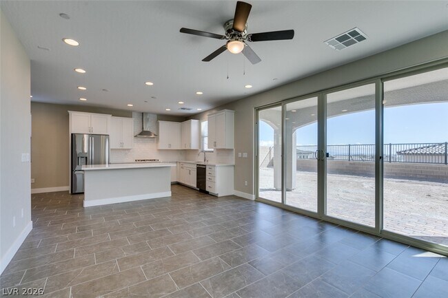 Building Photo - 11803 River Hawk Ave