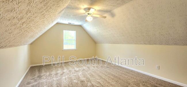 Building Photo - 235 Briarsweet Way