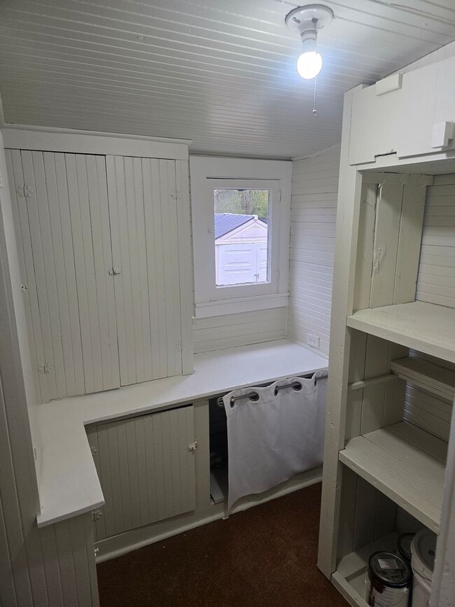 Building Photo - 2 Bedroom in Whiteaker Area