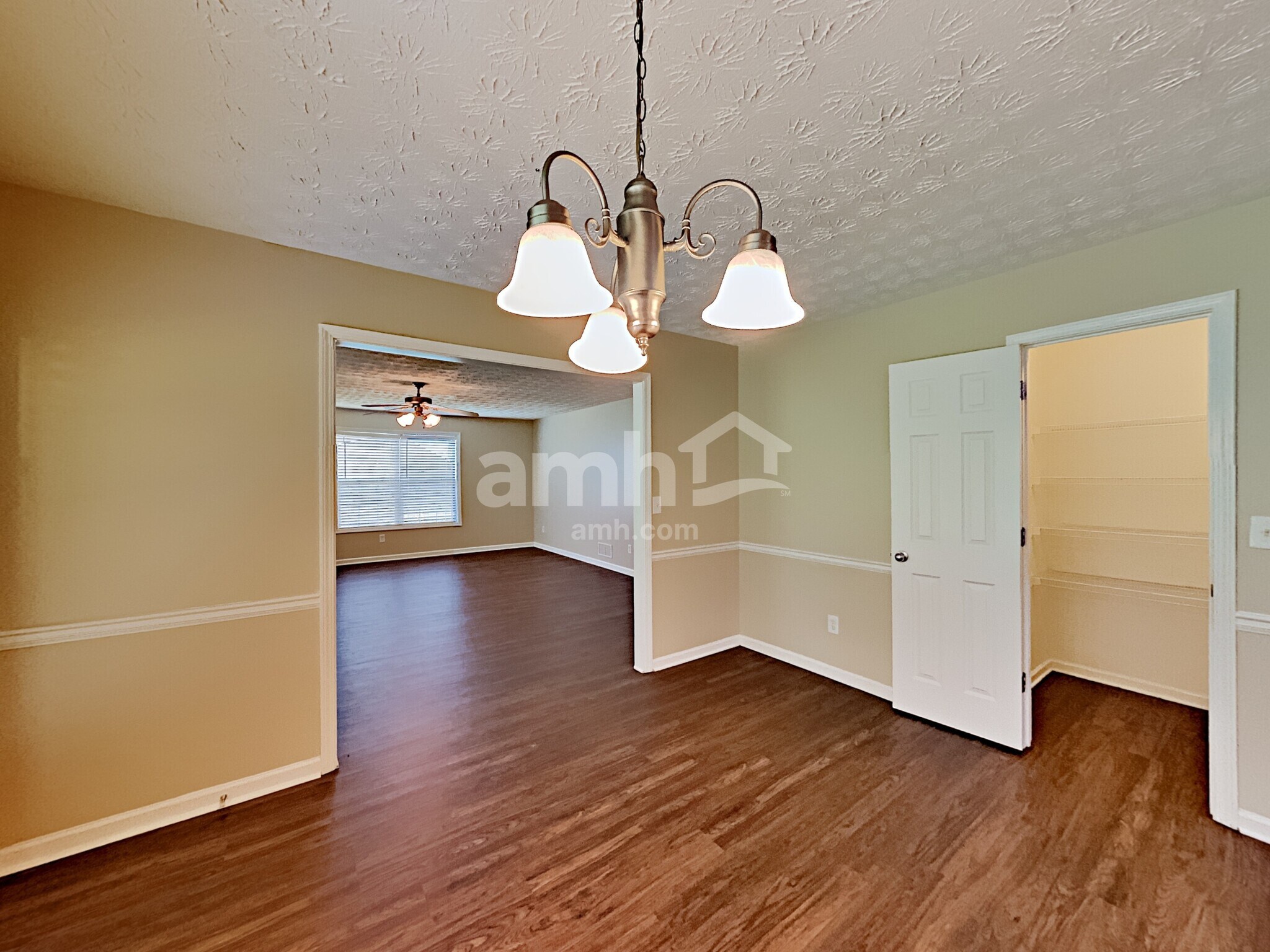 Building Photo - 1307 River Club Dr NE