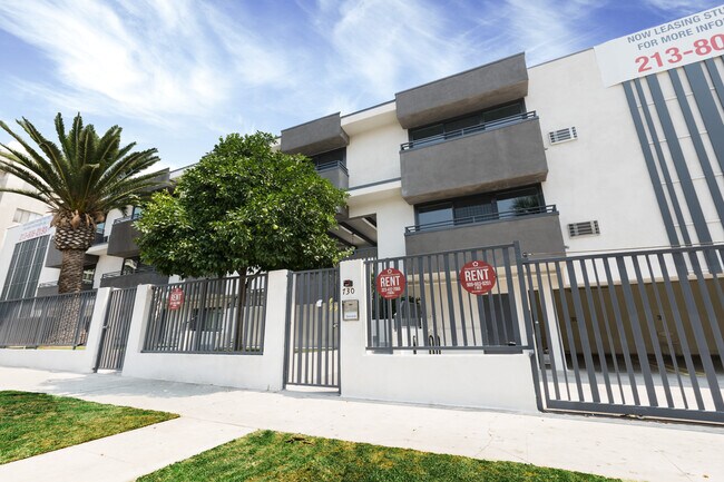 Building Photo - 730 S Serrano Ave