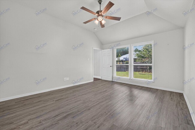 Building Photo - 333 Stately Oak Ln