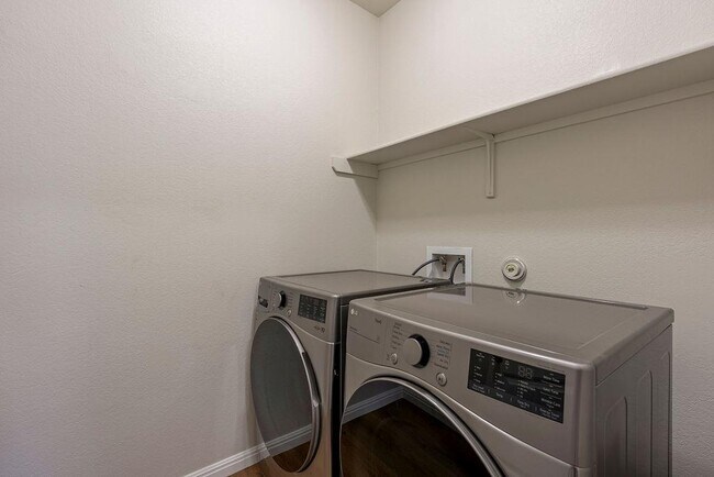 Building Photo - 3304 Ortman Dr