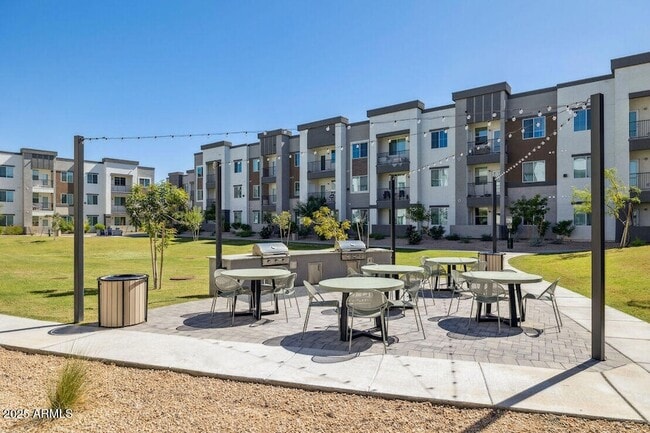 Building Photo - 28201 N Black Cyn Hwy