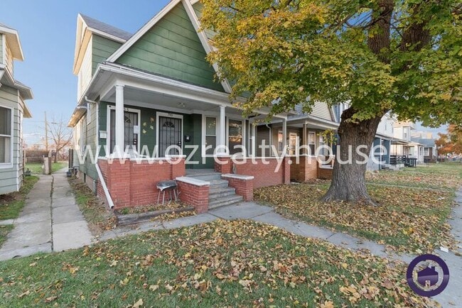 Building Photo - 740 Parker Ave