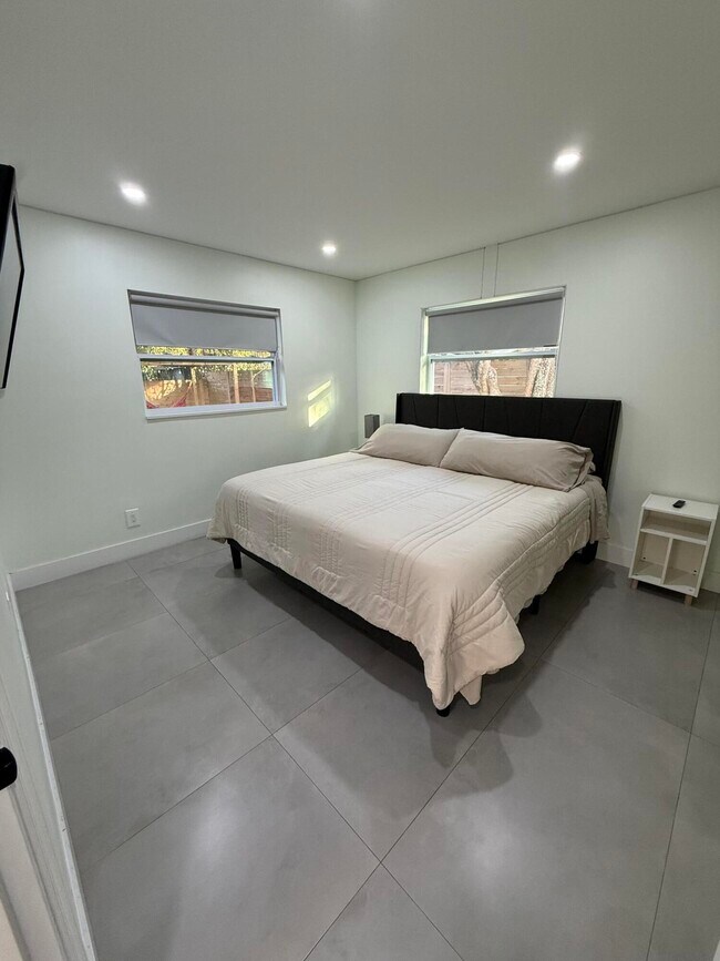 Building Photo - 2314 Pinecrest Ct