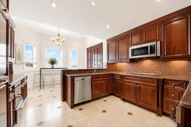 Building Photo - 13633 Deering Bay Dr