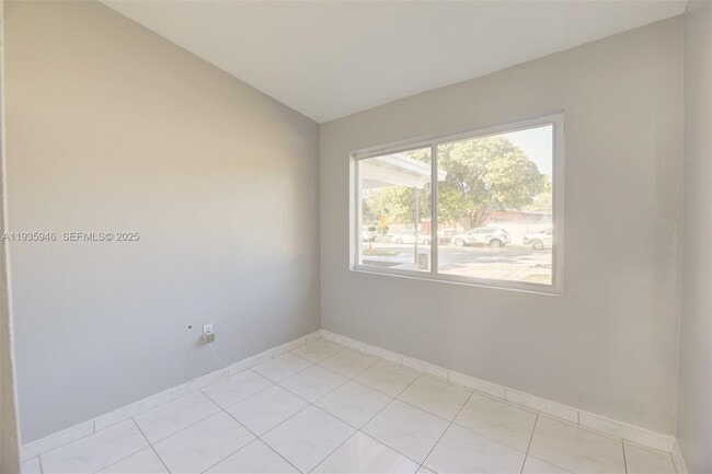 Building Photo - 3510 SW 39th St