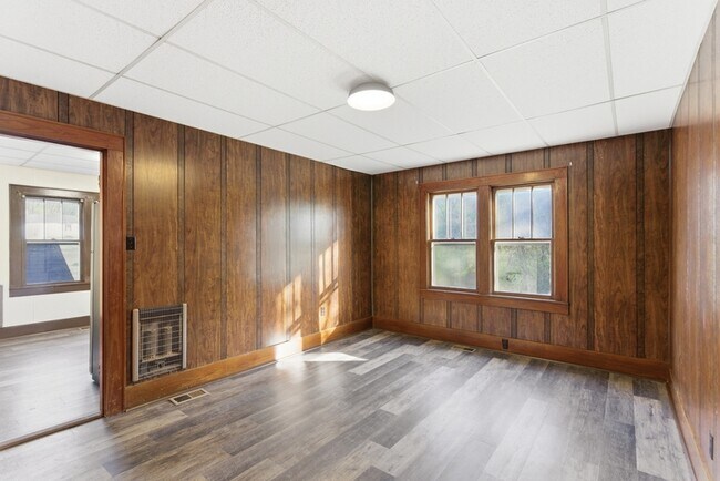 Building Photo - 7817 Old Rutledge Pike