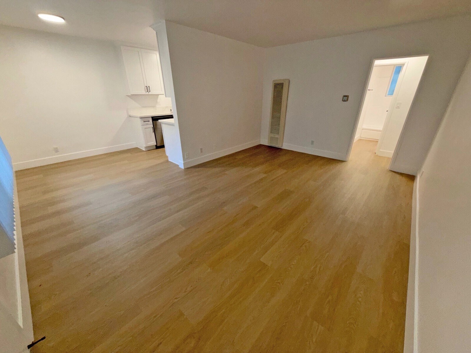 Building Photo - 3685 Mentone Ave