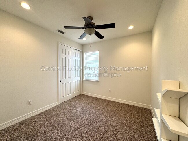 Building Photo - 8998 Fullerwood Ave