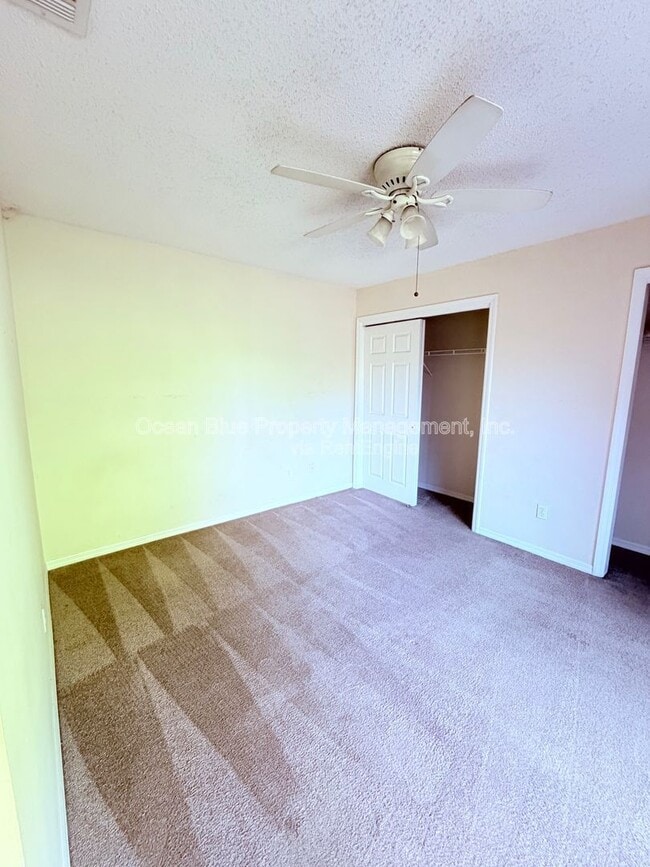 Building Photo - 15436 E Pond Woods Dr