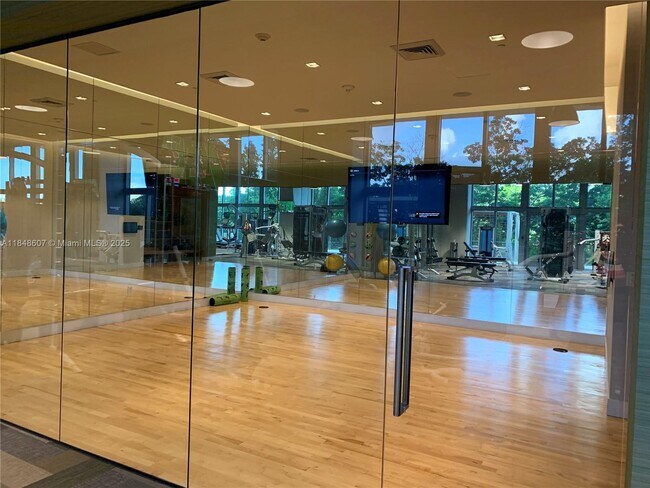 Building Photo - 16385 Biscayne Blvd