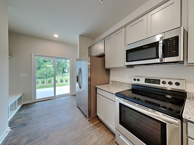 Building Photo - 425 Ridge Ave