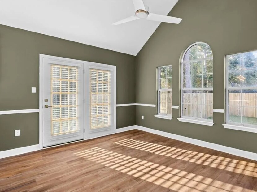 Kitchen dining area - 198 Harbour Ln