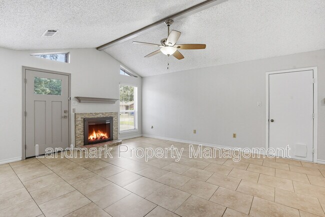 Building Photo - 1122 Hidden Creek Dr
