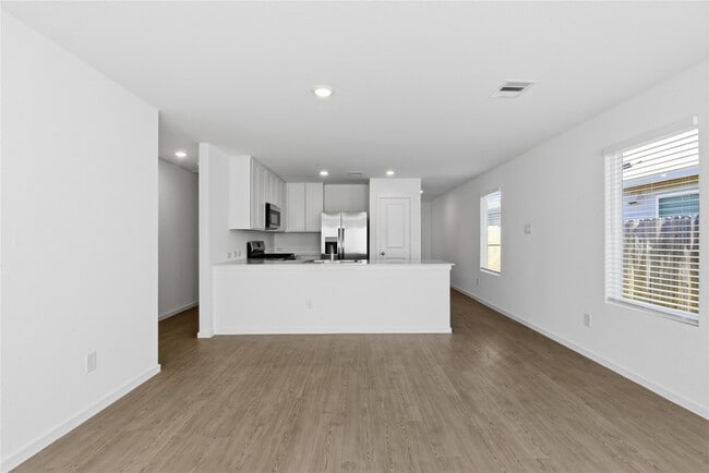 Building Photo - 2631 Lantana Spring Rd