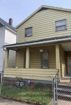 Building Photo - 1069 E 66th St
