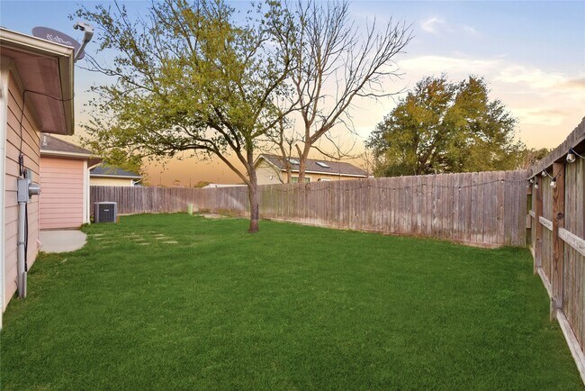 Building Photo - 415 San Julio St