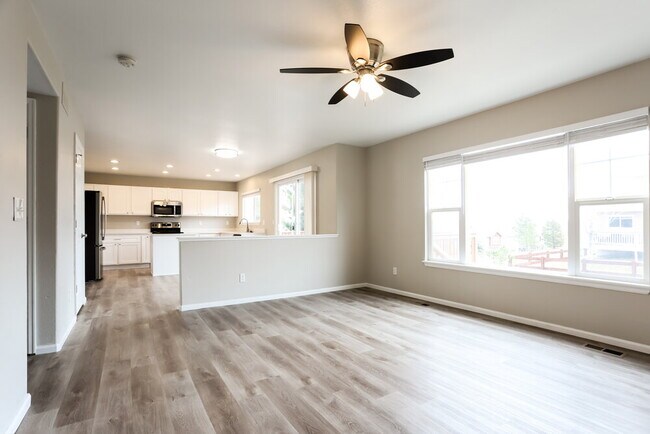 Building Photo - 2872 Penstemon Way