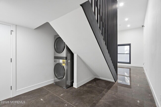 Building Photo - 9 Minerva St