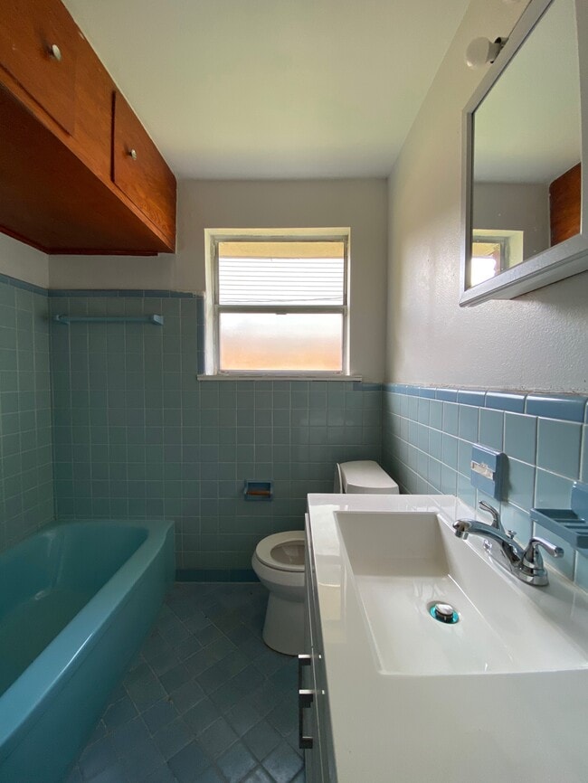 Building Photo - 1029 Terry St