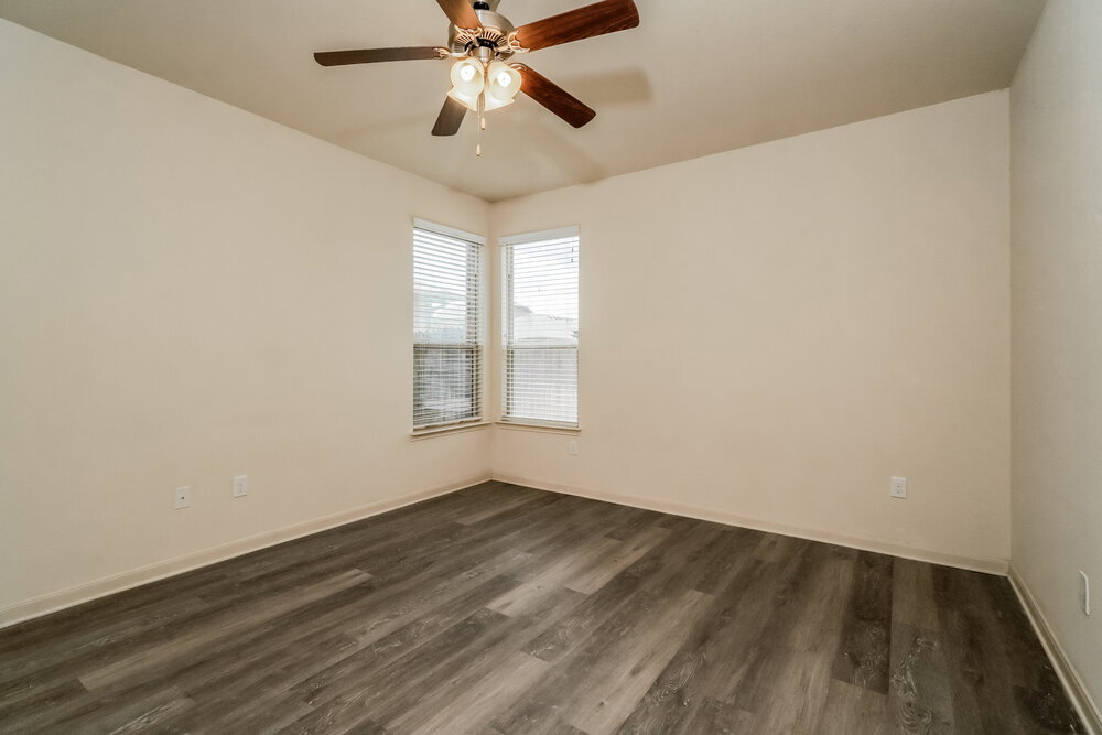 Building Photo - 300 Potters Peak Way