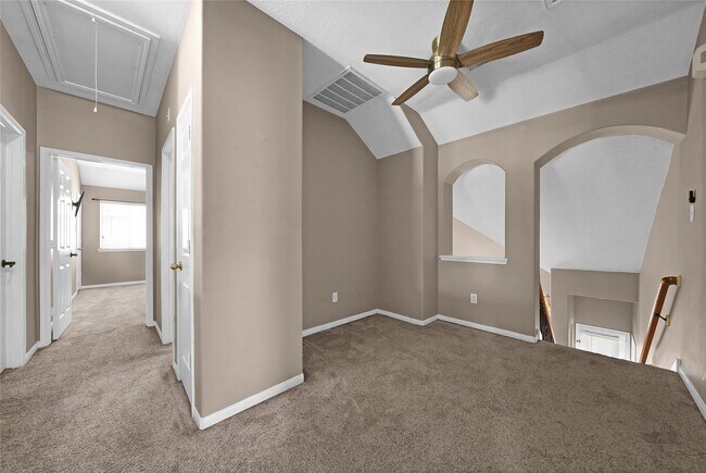 Building Photo - 25525 Oakhurst Forest Dr