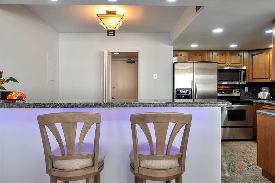Building Photo - 4020 Galt Ocean Dr