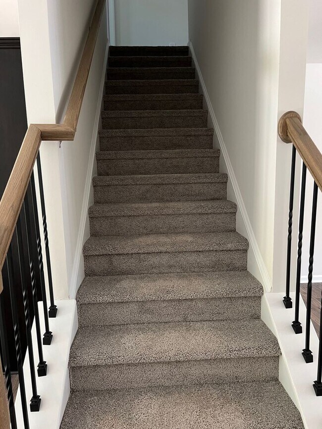 Building Photo - Pristine 3BR Townhouse in Arden