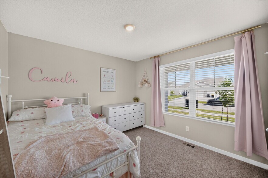 bedroom 2 - 1080 Bel Aire Ct