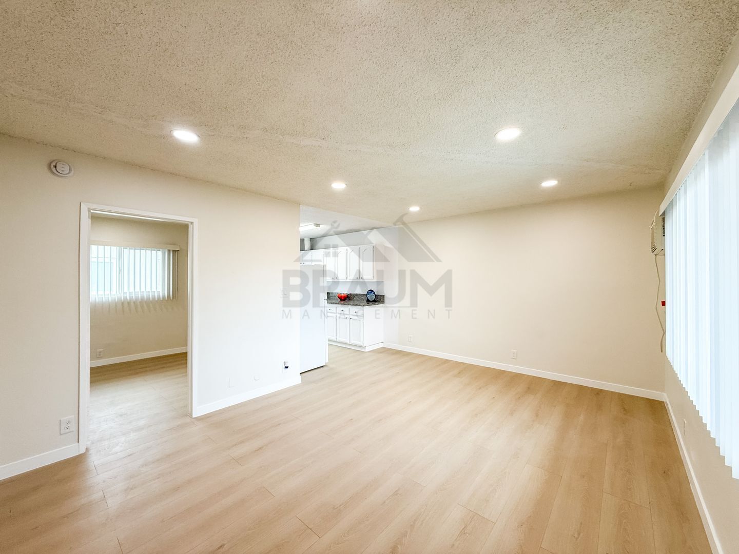 Building Photo - 13129 Oxnard St