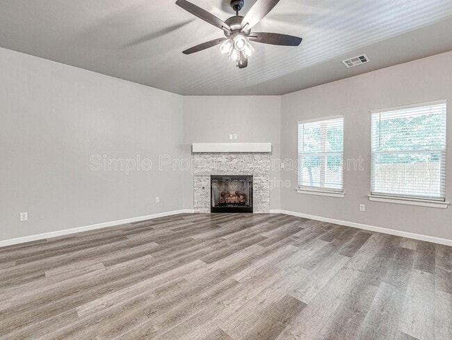 Building Photo - 400 Fallview Ct