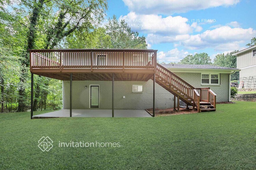 Building Photo - 3018 Battle Forrest Dr
