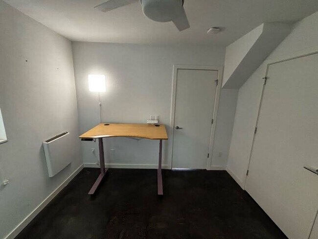 Building Photo - Modern Tri-Story in the heart of Capitol Hill
